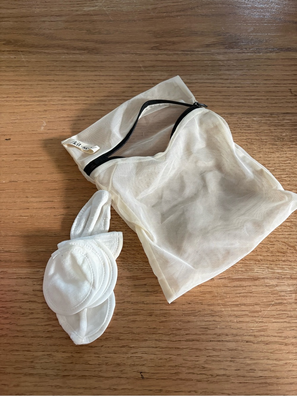 Reusable White Cotton Pads with Mesh Wash Bag